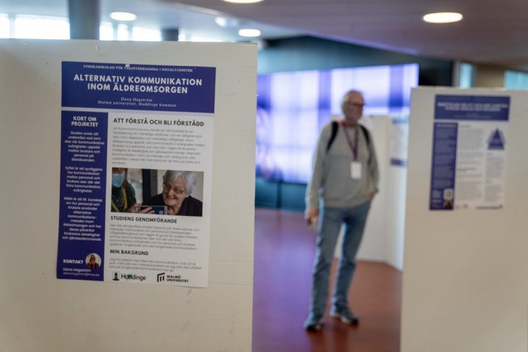 FYS, Forskarskolan för yrkesverksamma i socialtjänsten, konferens på Niagara den 06:e mars 2025. 
(Information kring fotografering har getts på skriftiligt på lappar och muntligt)