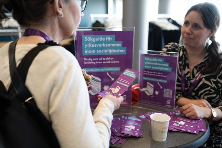 FYS, Forskarskolan för yrkesverksamma i socialtjänsten, konferens på Niagara den 06:e mars 2025. 
(Information kring fotografering har getts på skriftiligt på lappar och muntligt)
